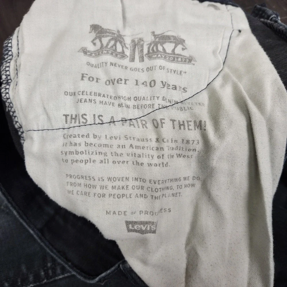 Levis 502 Black Jeans Mens 34x33 Denim Tapered Fit Distressed Faded Biker Grunge